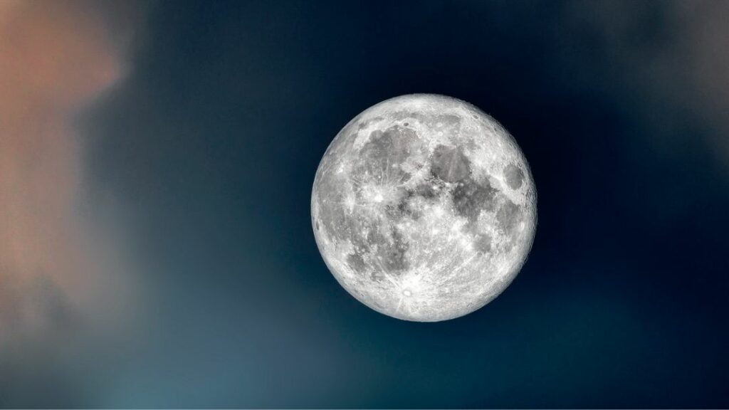Der Mond bei Nacht wird angezeigt als Beispiel für Mission